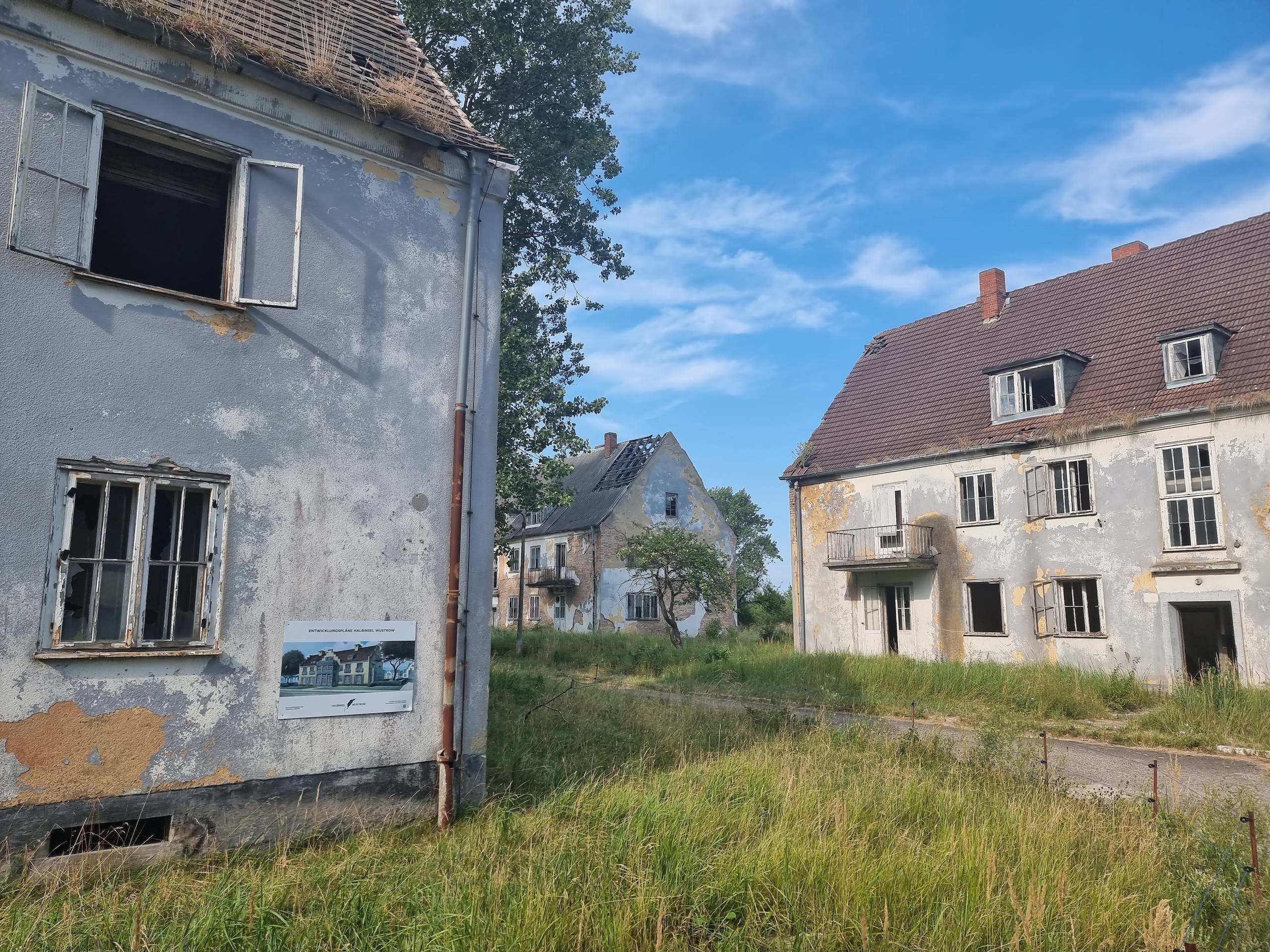 Wustrow – Verlassenes Gebäude der ehemaligen Flak-Schule