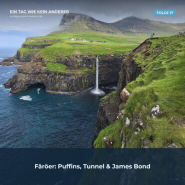 Cover Folge 17: Wasserfall, der an der Steilküste der Färöer ins Meer stürzt